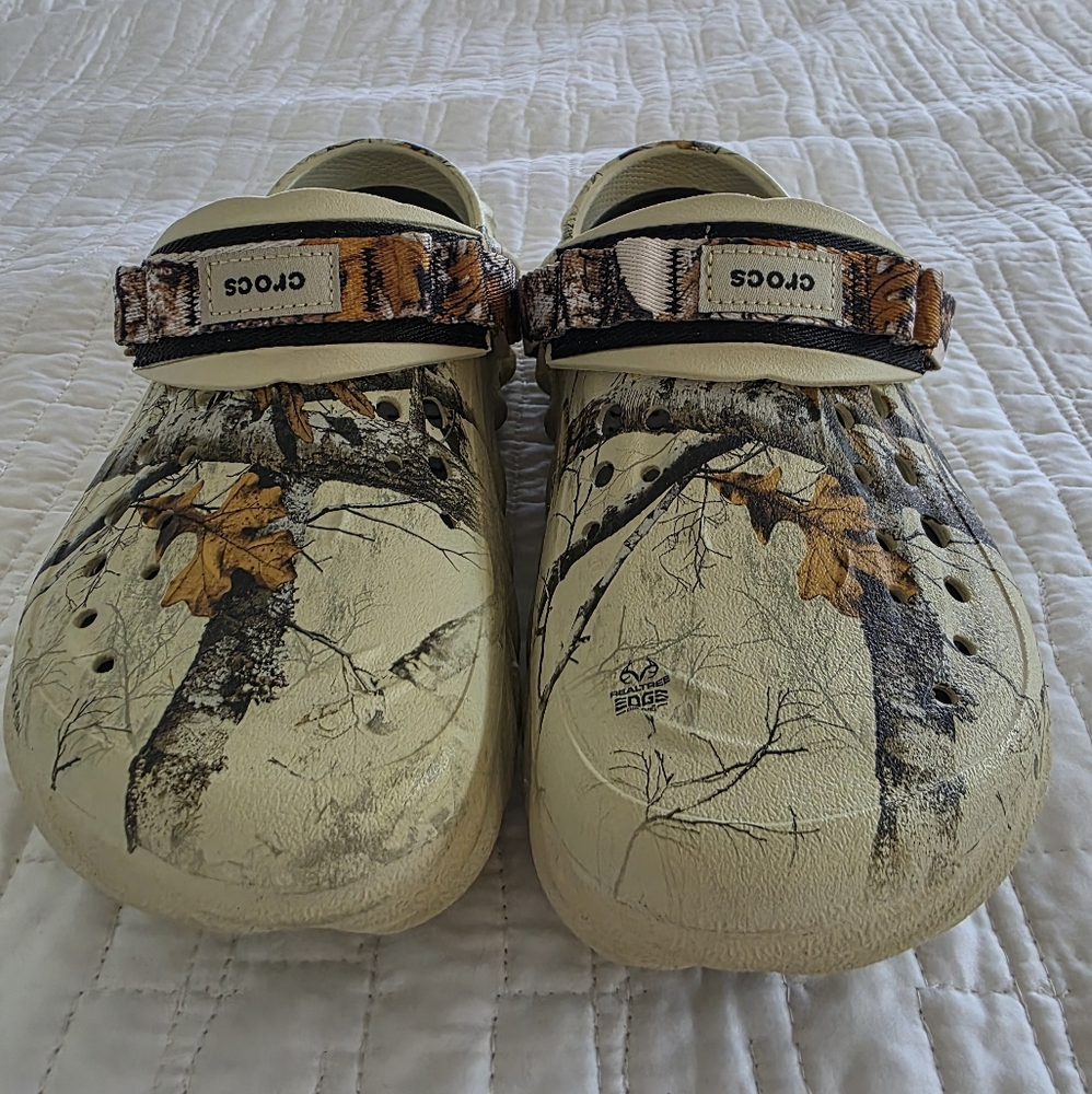 CROCS Forest Camo Slippers